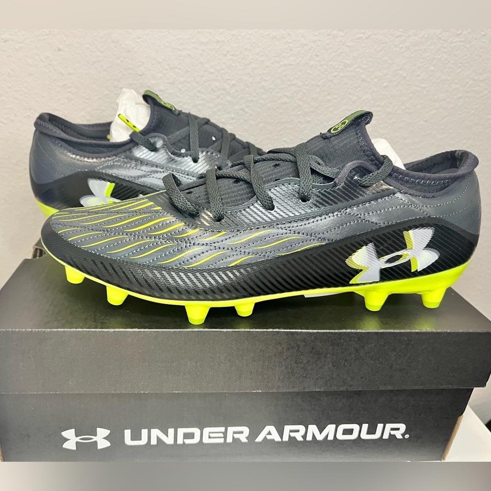 Under Armour Men's Black and Neon Green Athletic Cleats
